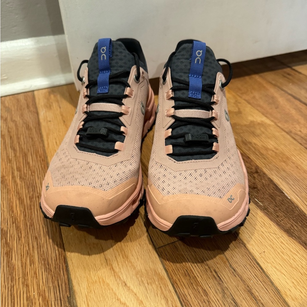 On Cloud Women’s Sneakers- Rose Peach color